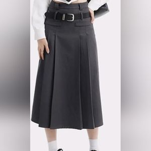 Grey maxi skirt w/belt size:XS /S